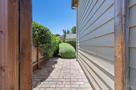 4728 Starbuck Avenue Santa Rosa CA 95409