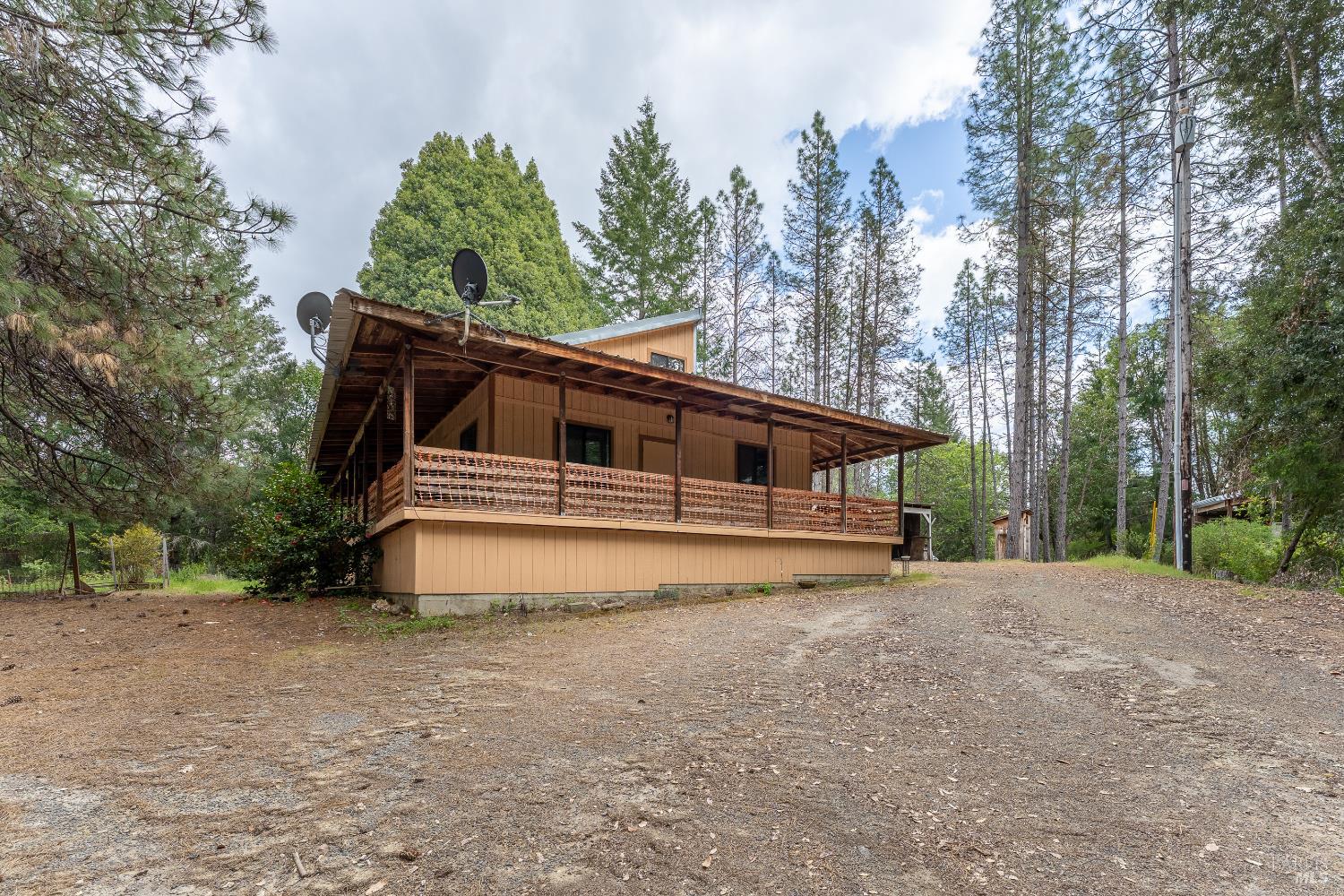 28655 N Highway 101 Highway Willits CA 95490