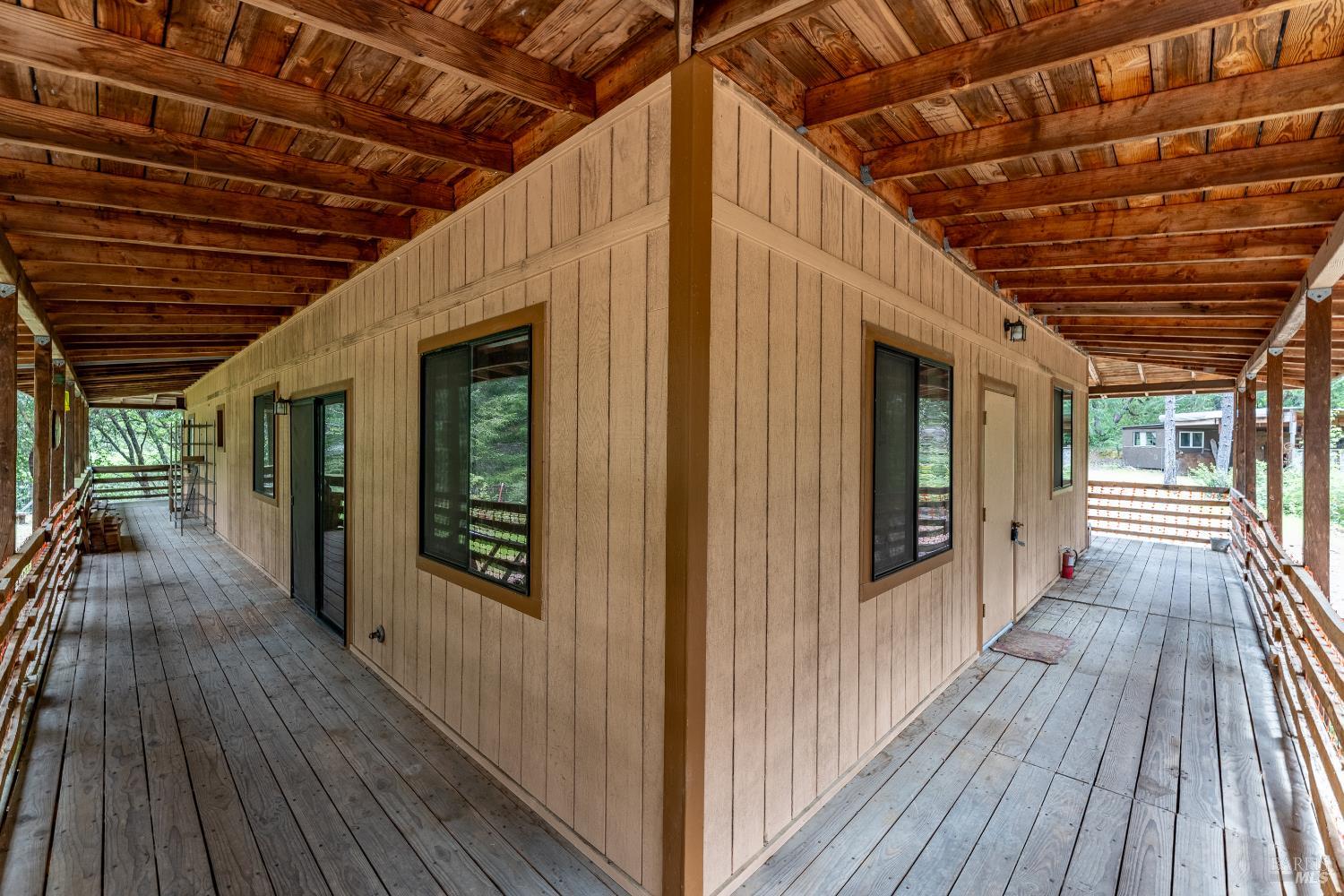 28655 N Highway 101 Highway Willits CA 95490