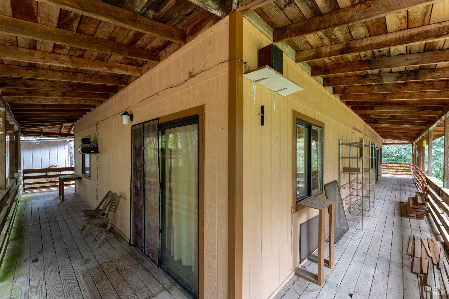 28655 N Highway 101 Highway Willits CA 95490