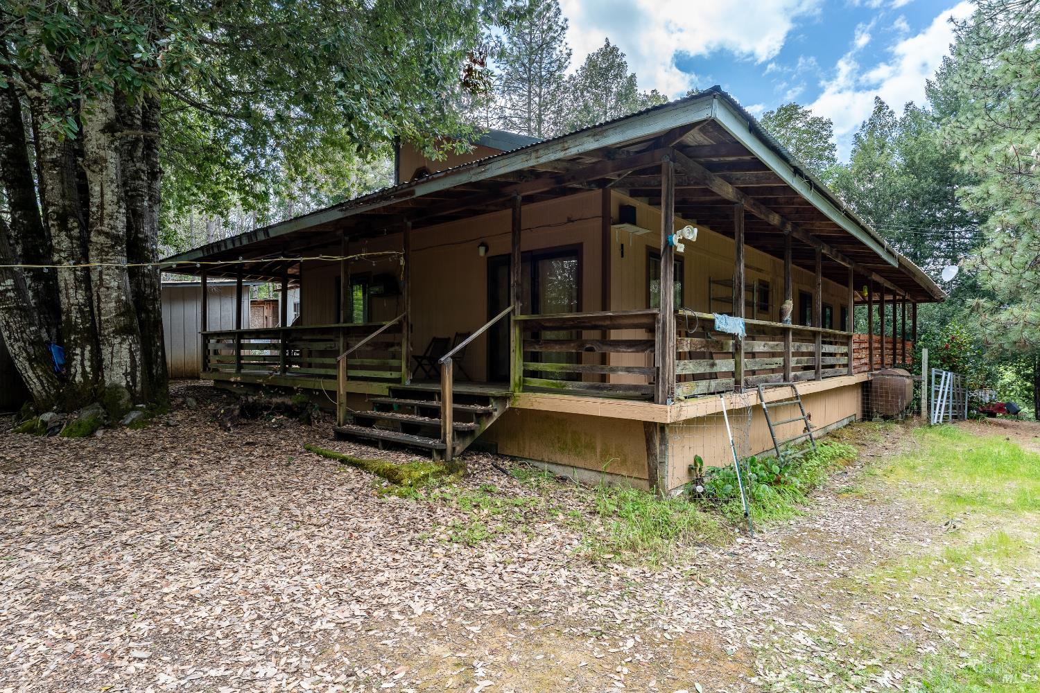 28655 N Highway 101 Highway Willits CA 95490