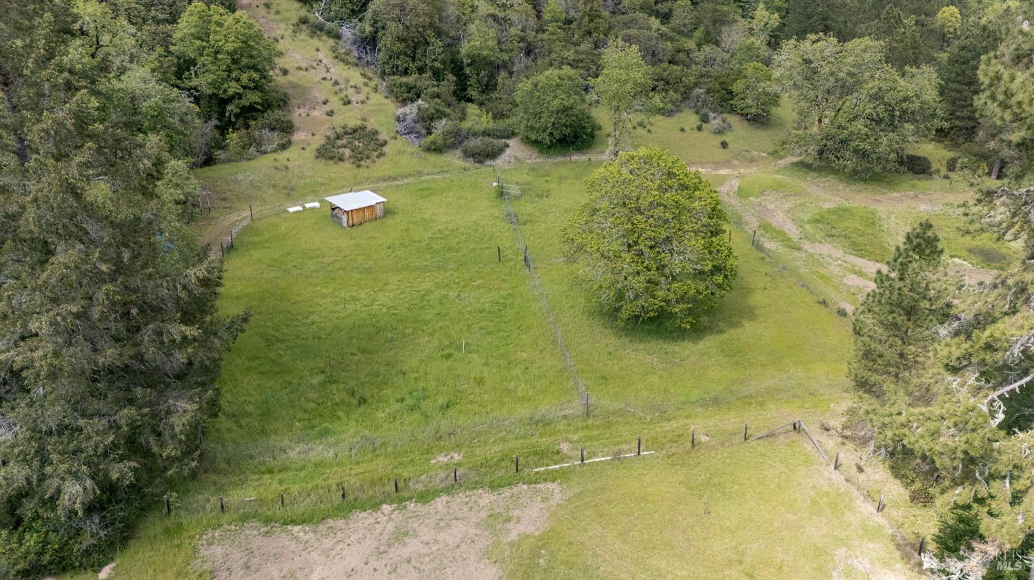 28655 N Highway 101 Highway Willits CA 95490