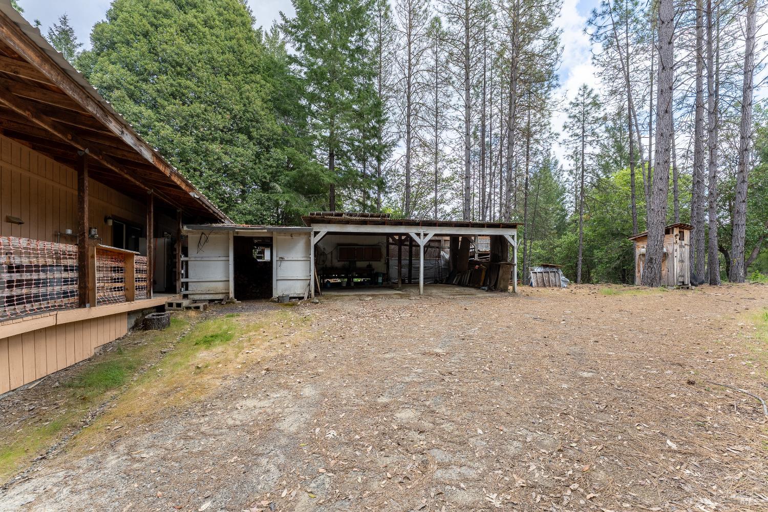 28655 N Highway 101 Highway Willits CA 95490