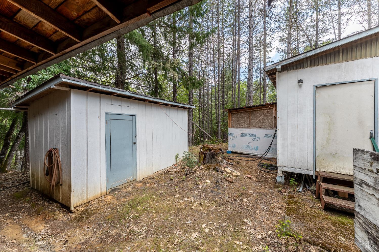 28655 N Highway 101 Highway Willits CA 95490