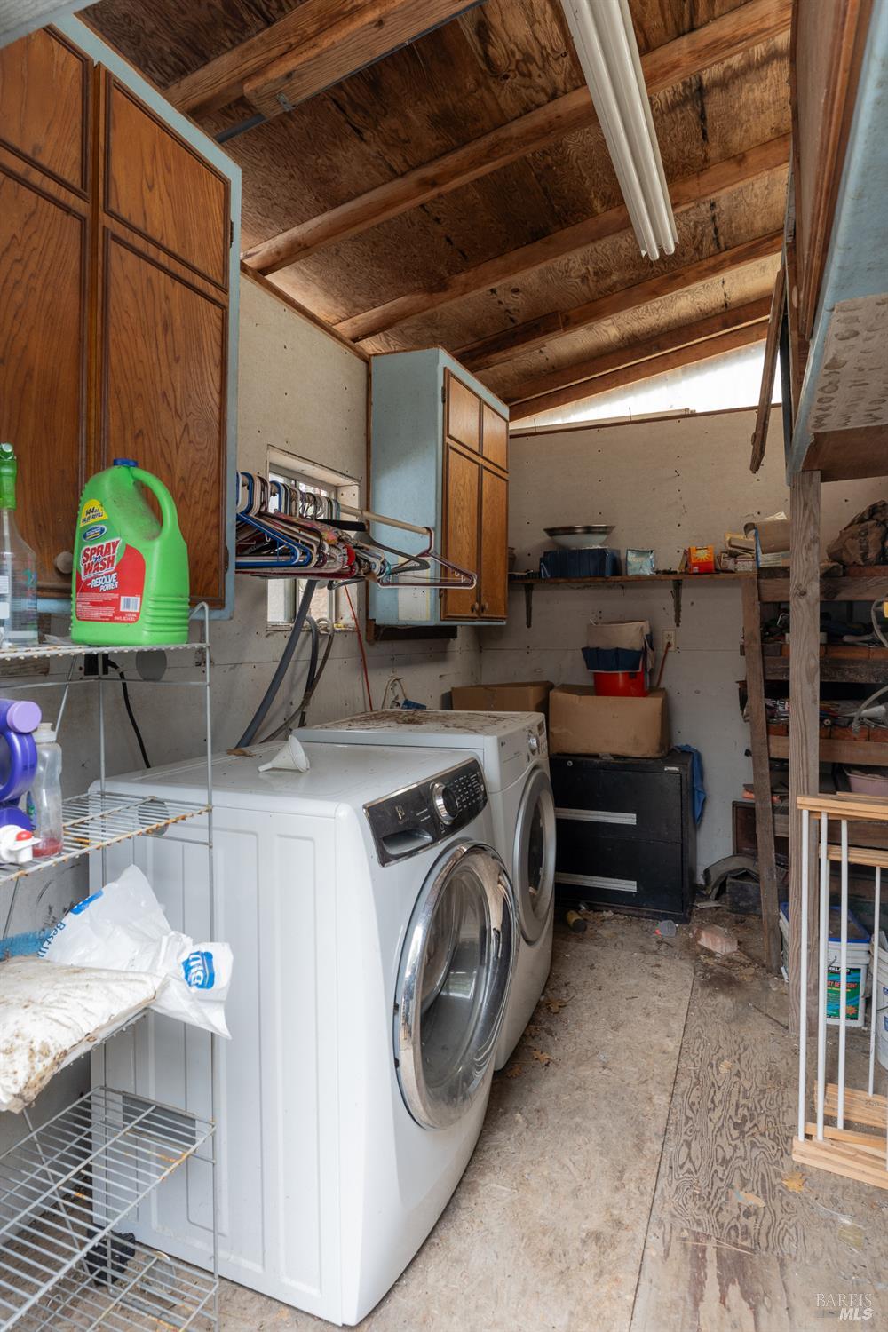 28655 N Highway 101 Highway Willits CA 95490
