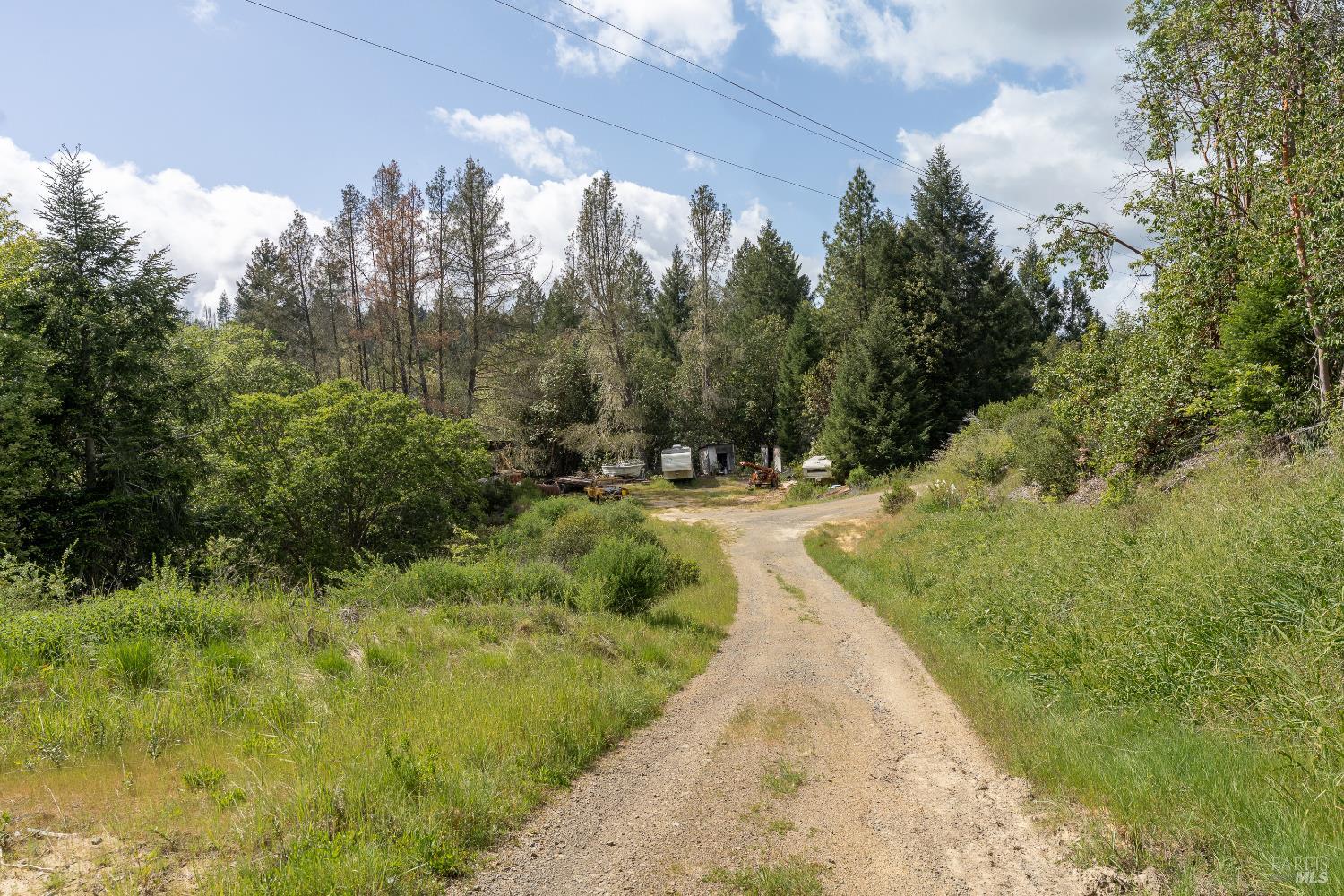 28655 N Highway 101 Highway Willits CA 95490