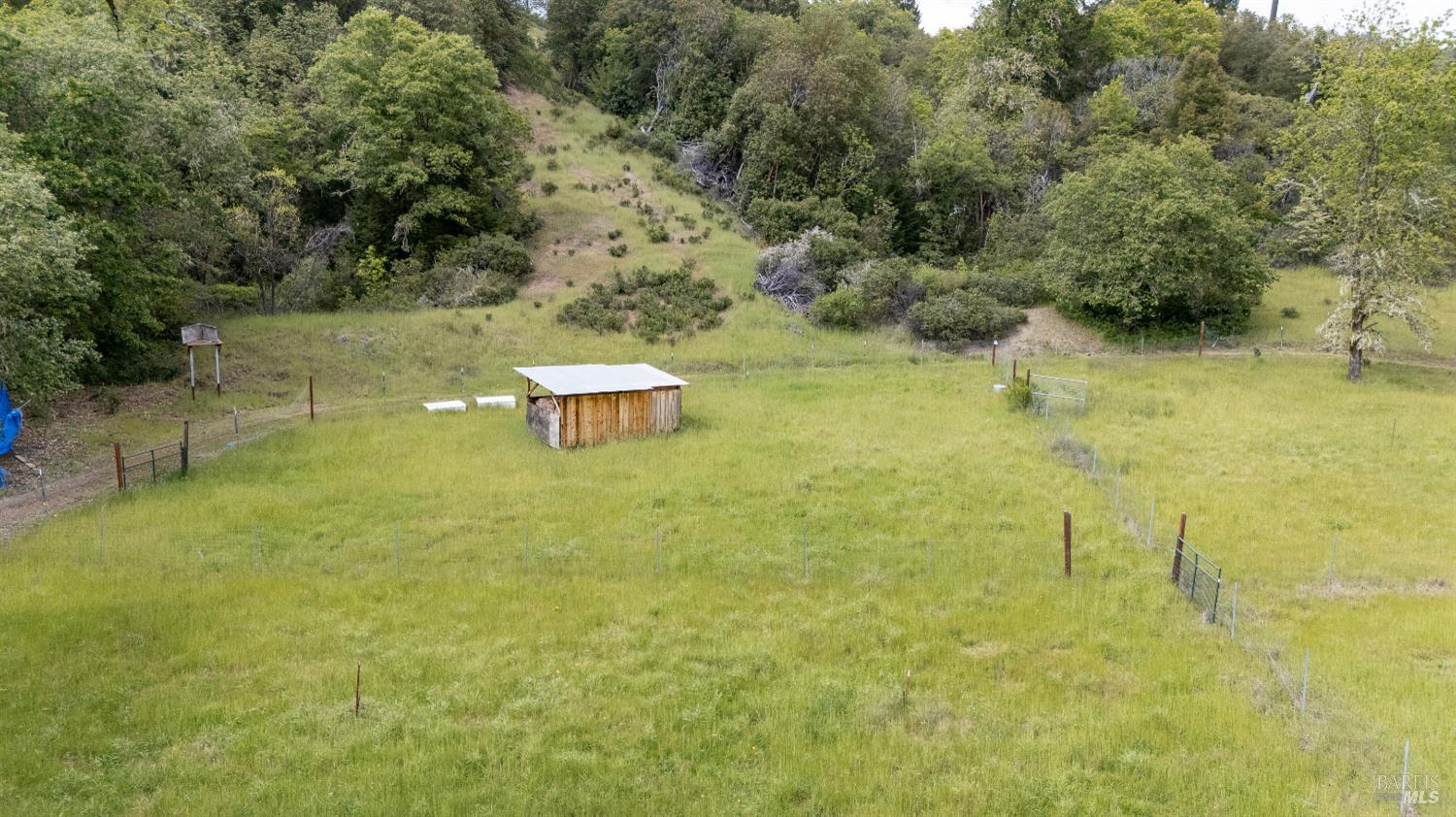 28655 N Highway 101 Highway Willits CA 95490