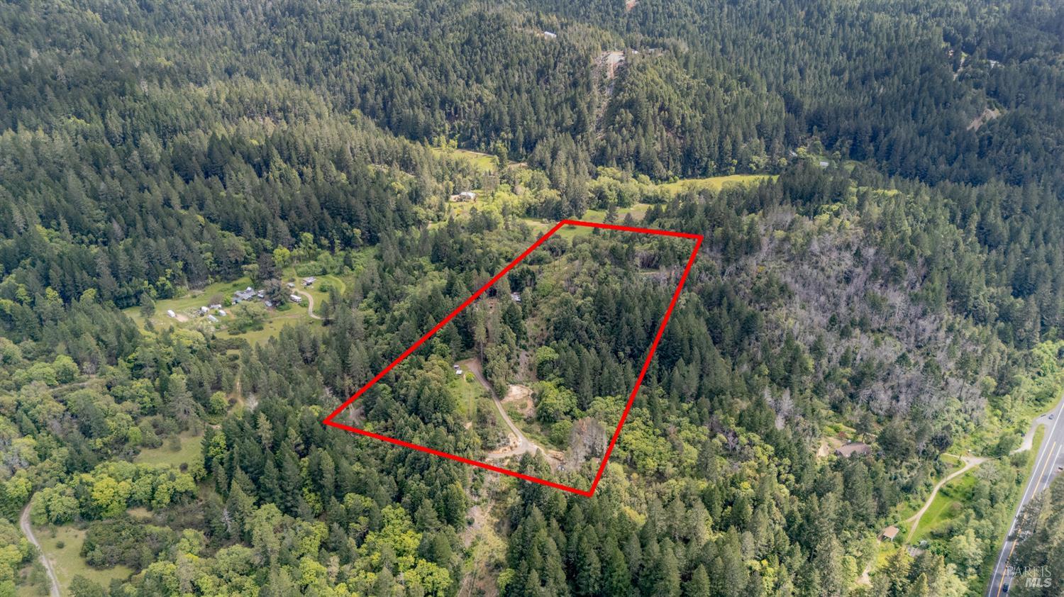 28655 N Highway 101 Highway Willits CA 95490
