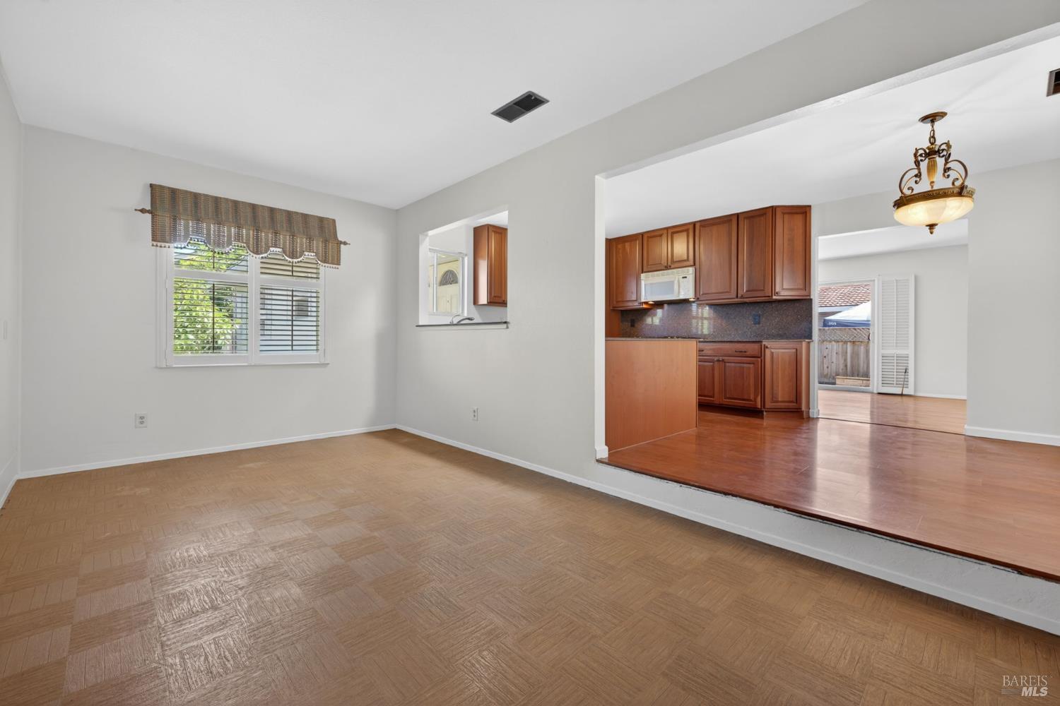 1712 Weaverly Drive Petaluma CA 94954
