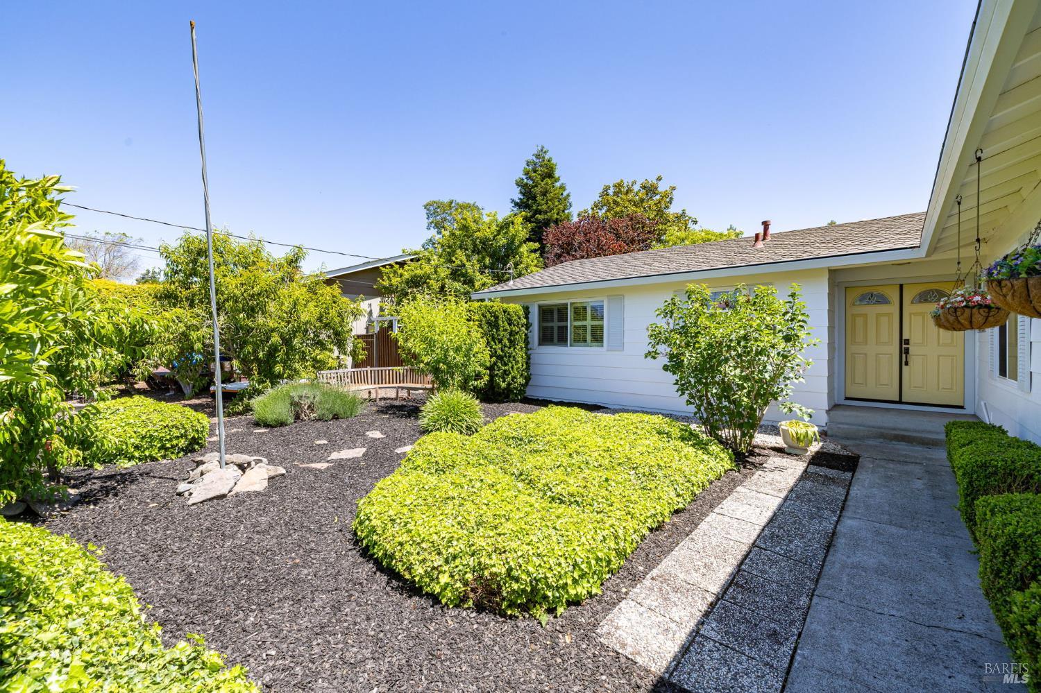1712 Weaverly Drive Petaluma CA 94954