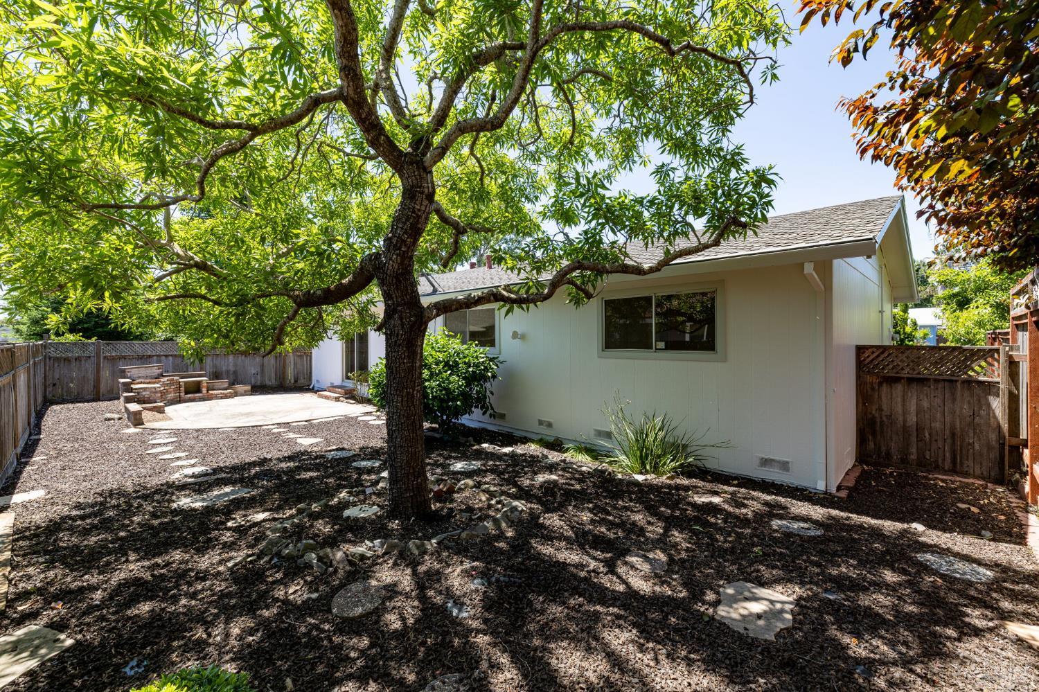1712 Weaverly Drive Petaluma CA 94954