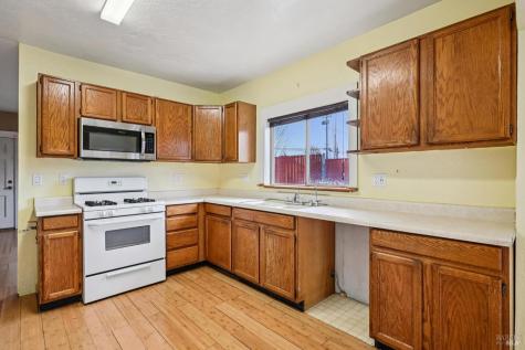 1127 Cleveland Avenue Santa Rosa CA 95401