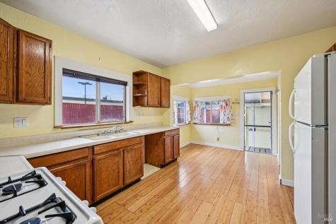 1127 Cleveland Avenue Santa Rosa CA 95401