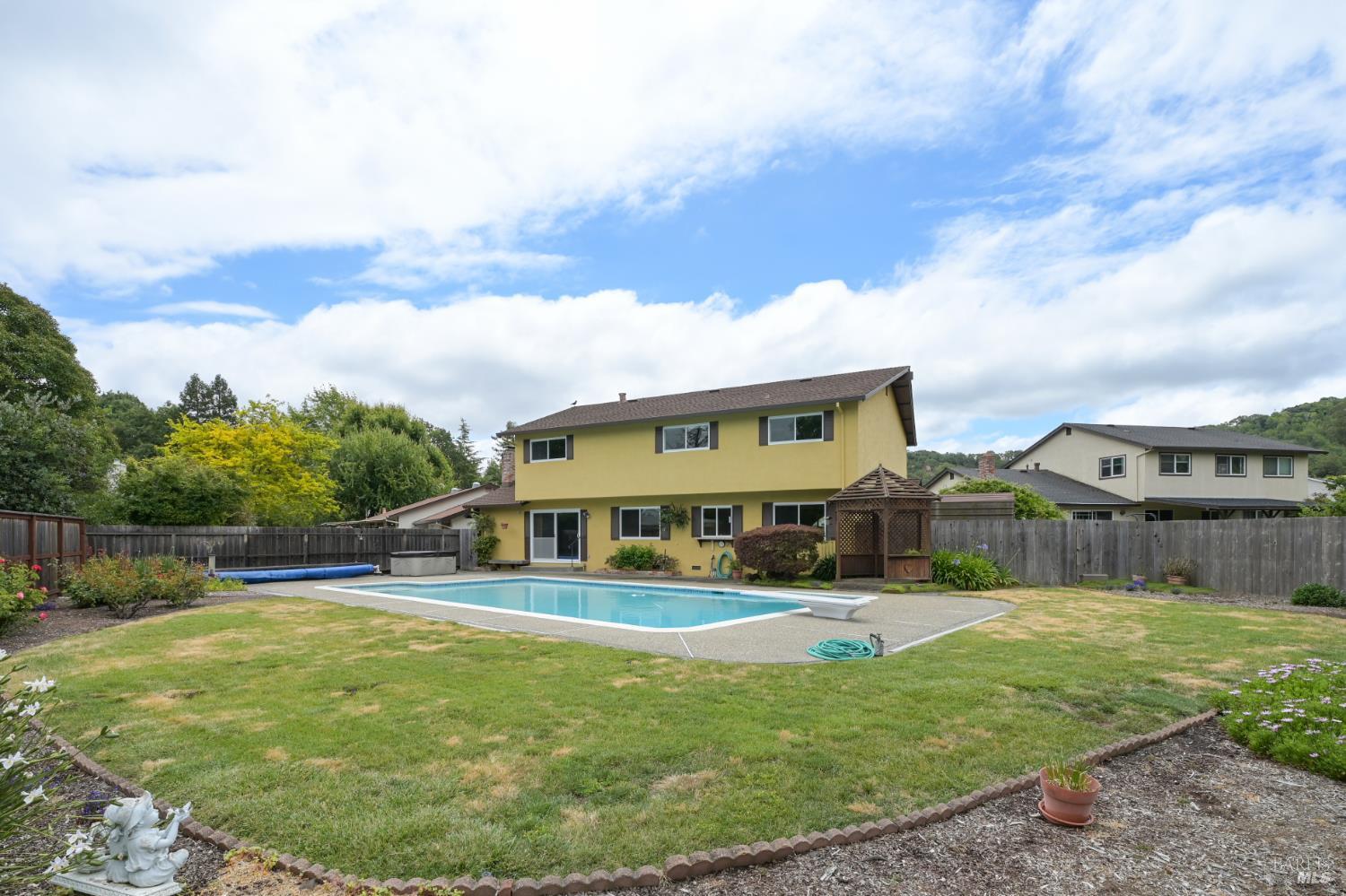 717 Glenhill Court Novato CA 94947