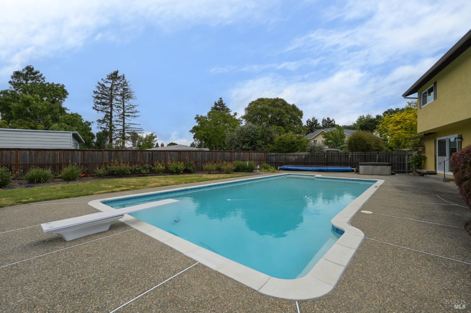 717 Glenhill Court Novato CA 94947
