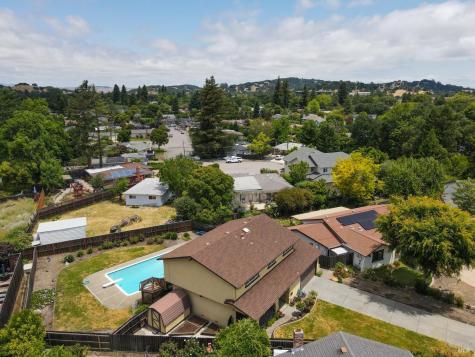 717 Glenhill Court Novato CA 94947
