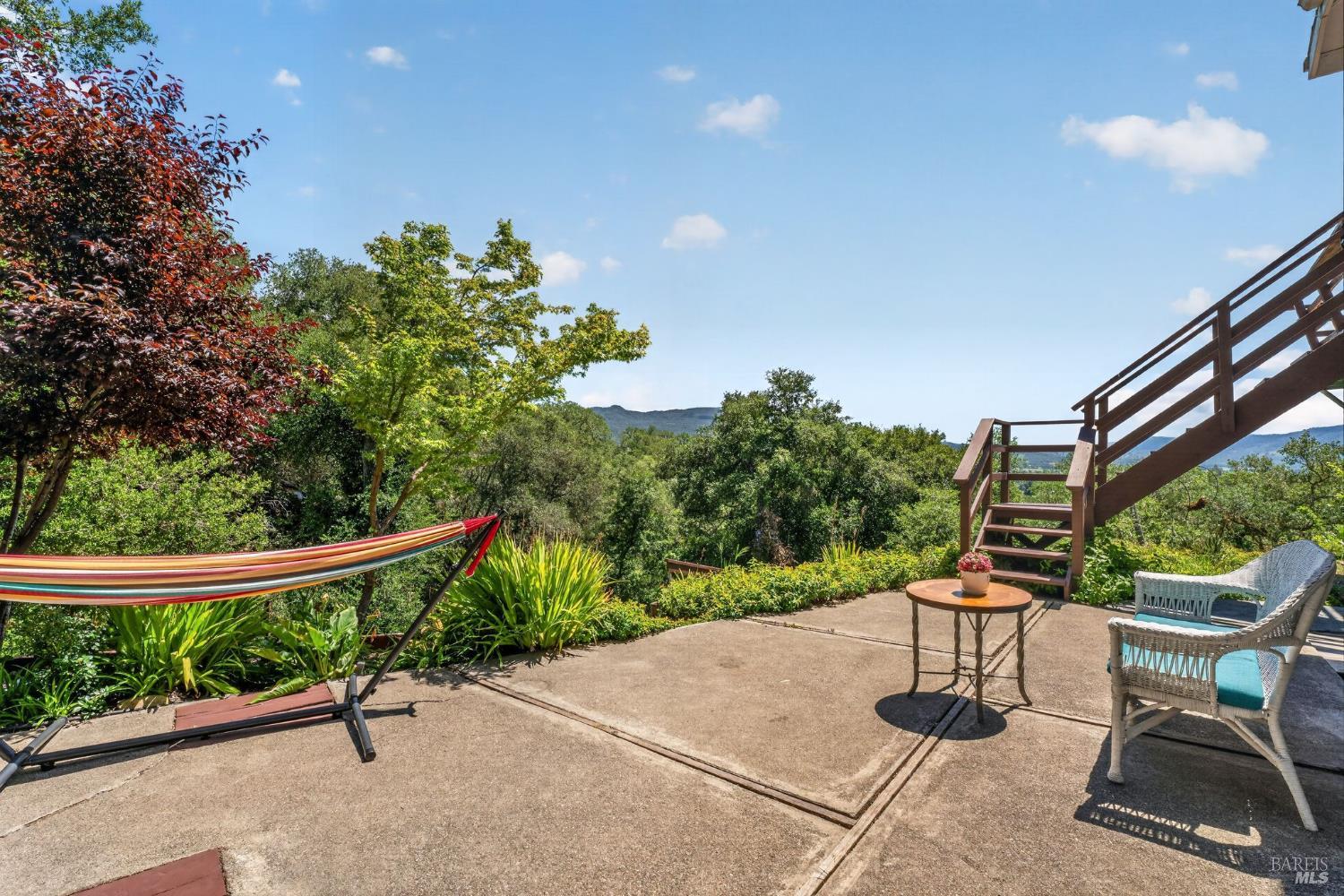891 Isola Way Ukiah CA 95482