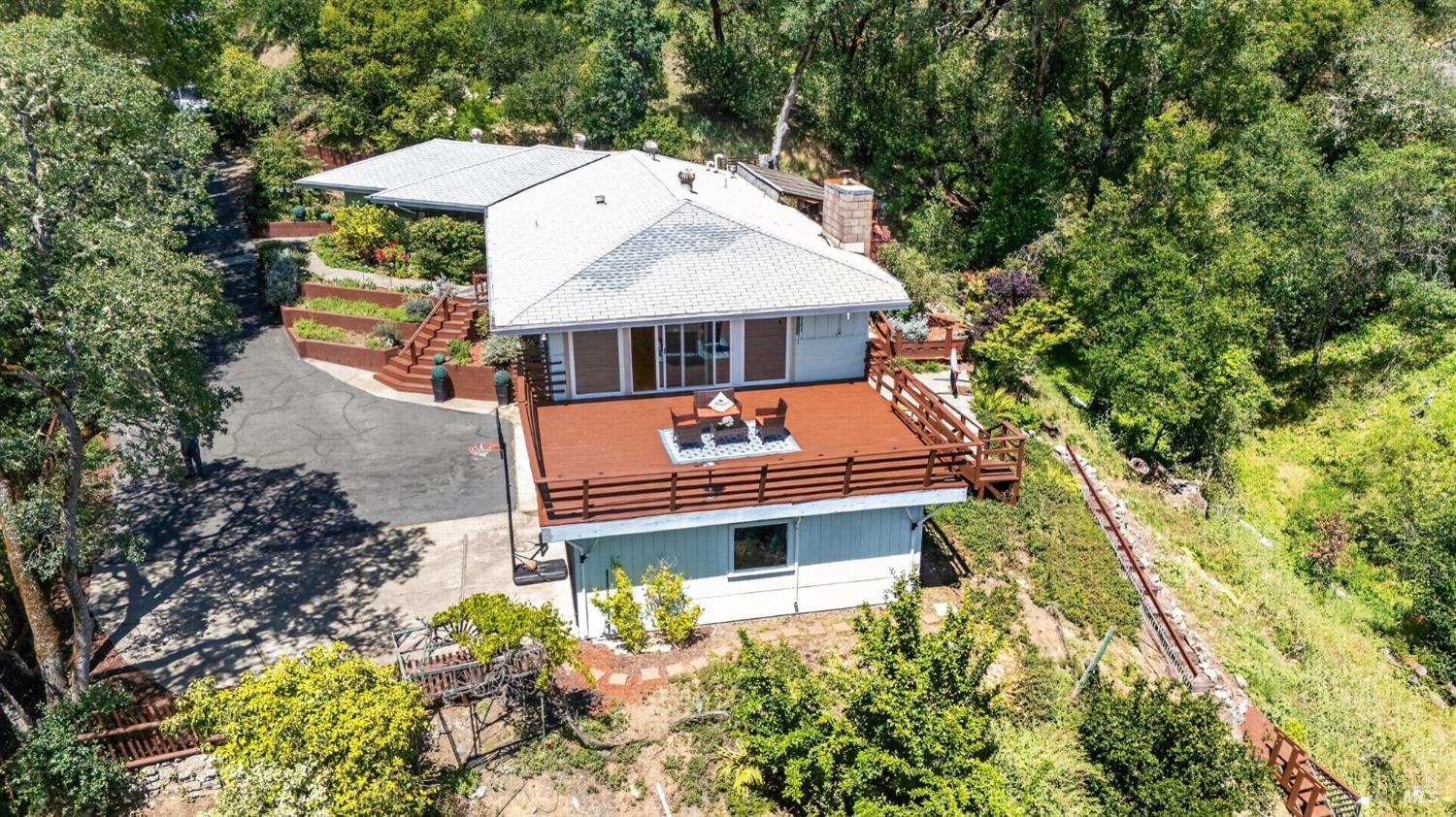 891 Isola Way Ukiah CA 95482