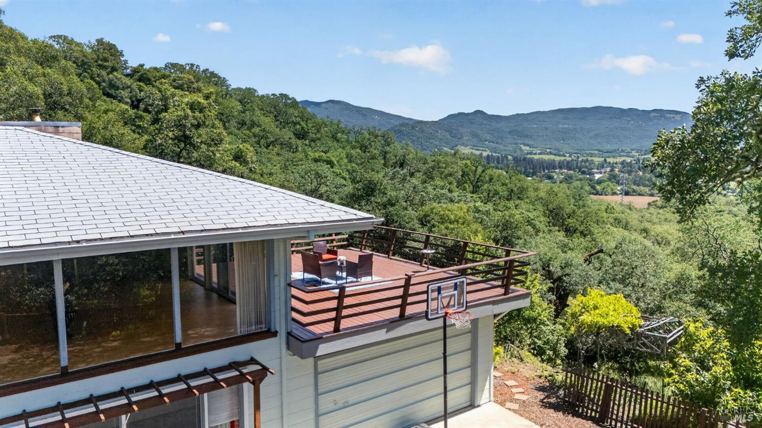 891 Isola Way Ukiah CA 95482