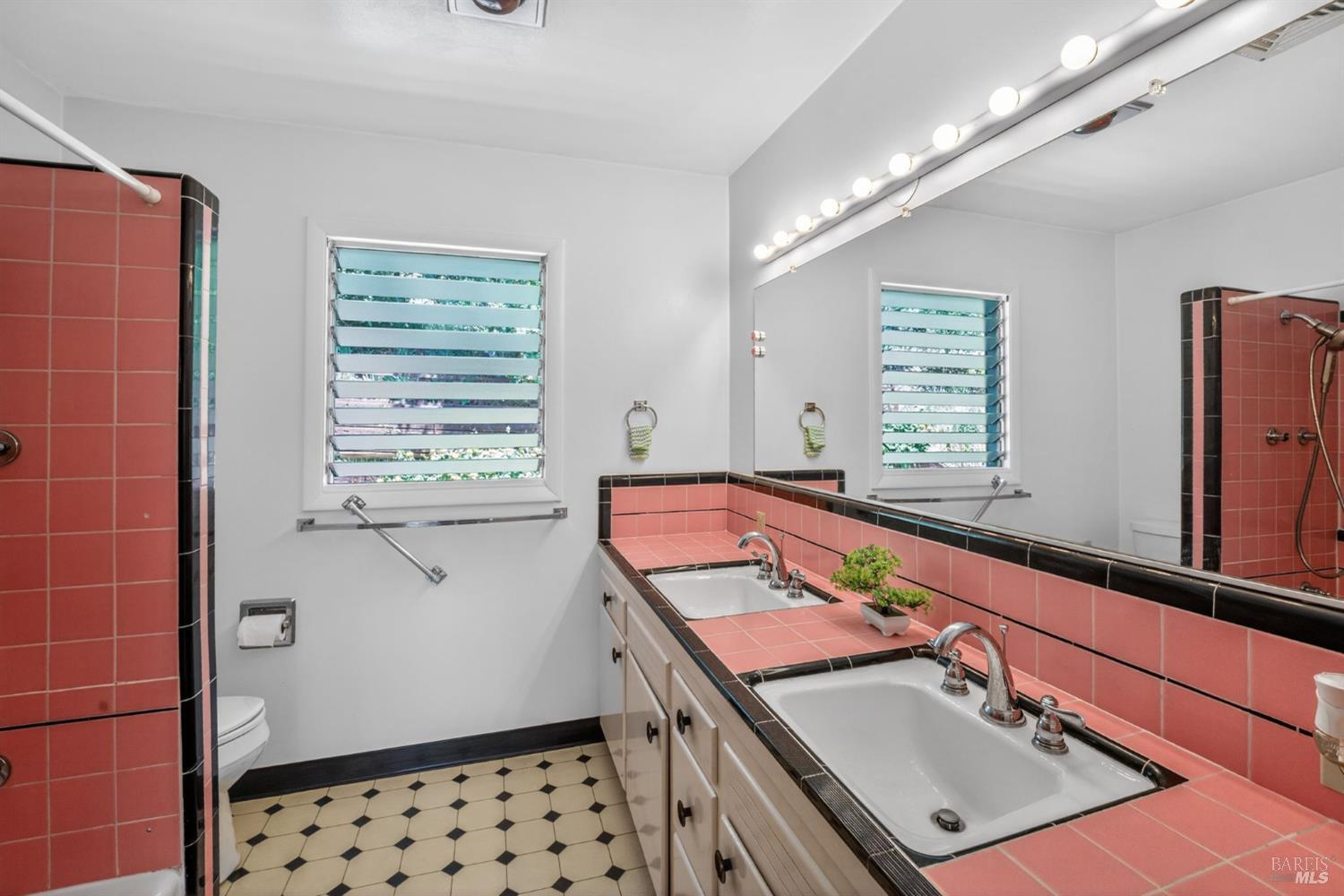 891 Isola Way Ukiah CA 95482