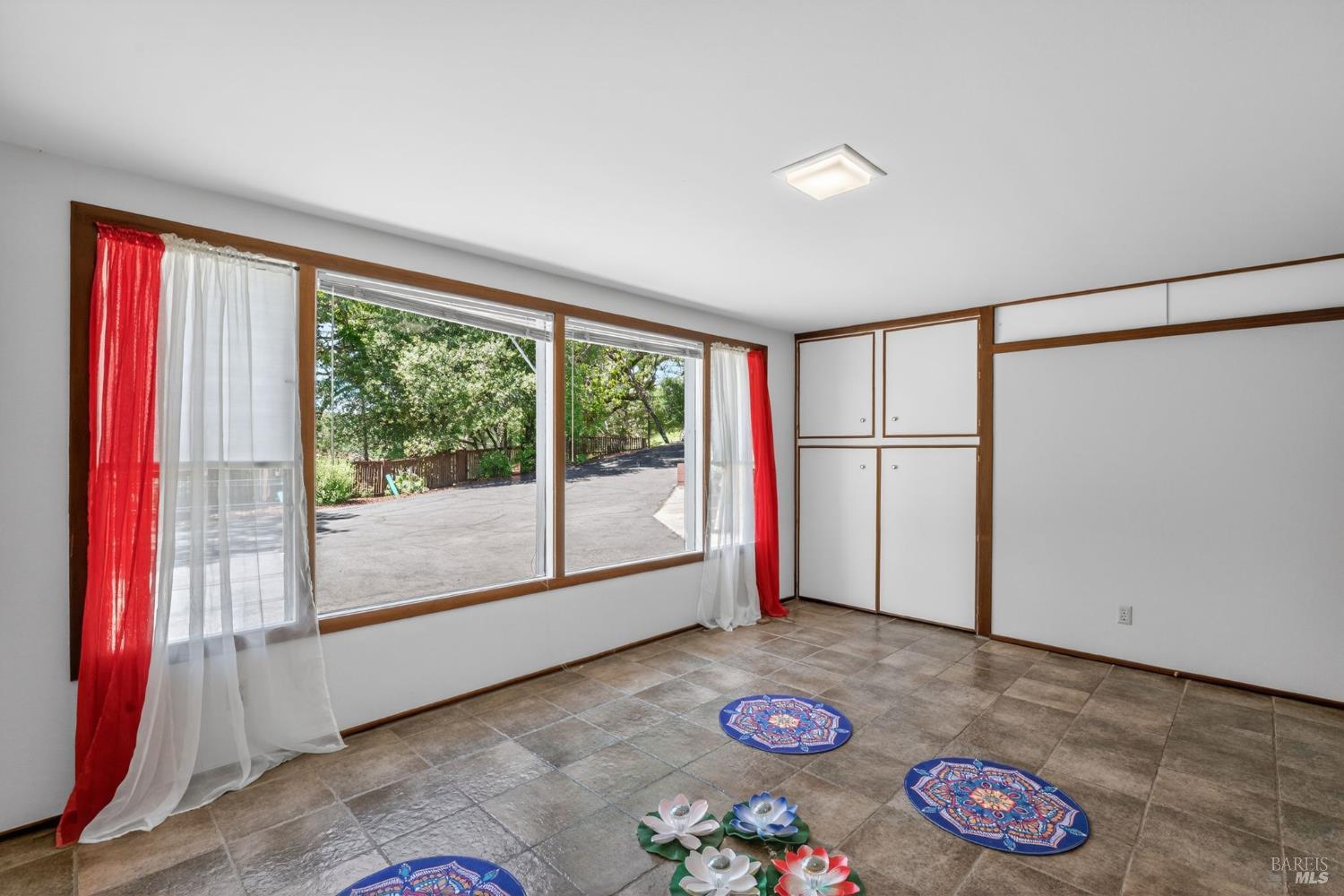 891 Isola Way Ukiah CA 95482