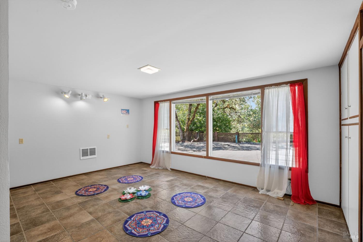 891 Isola Way Ukiah CA 95482