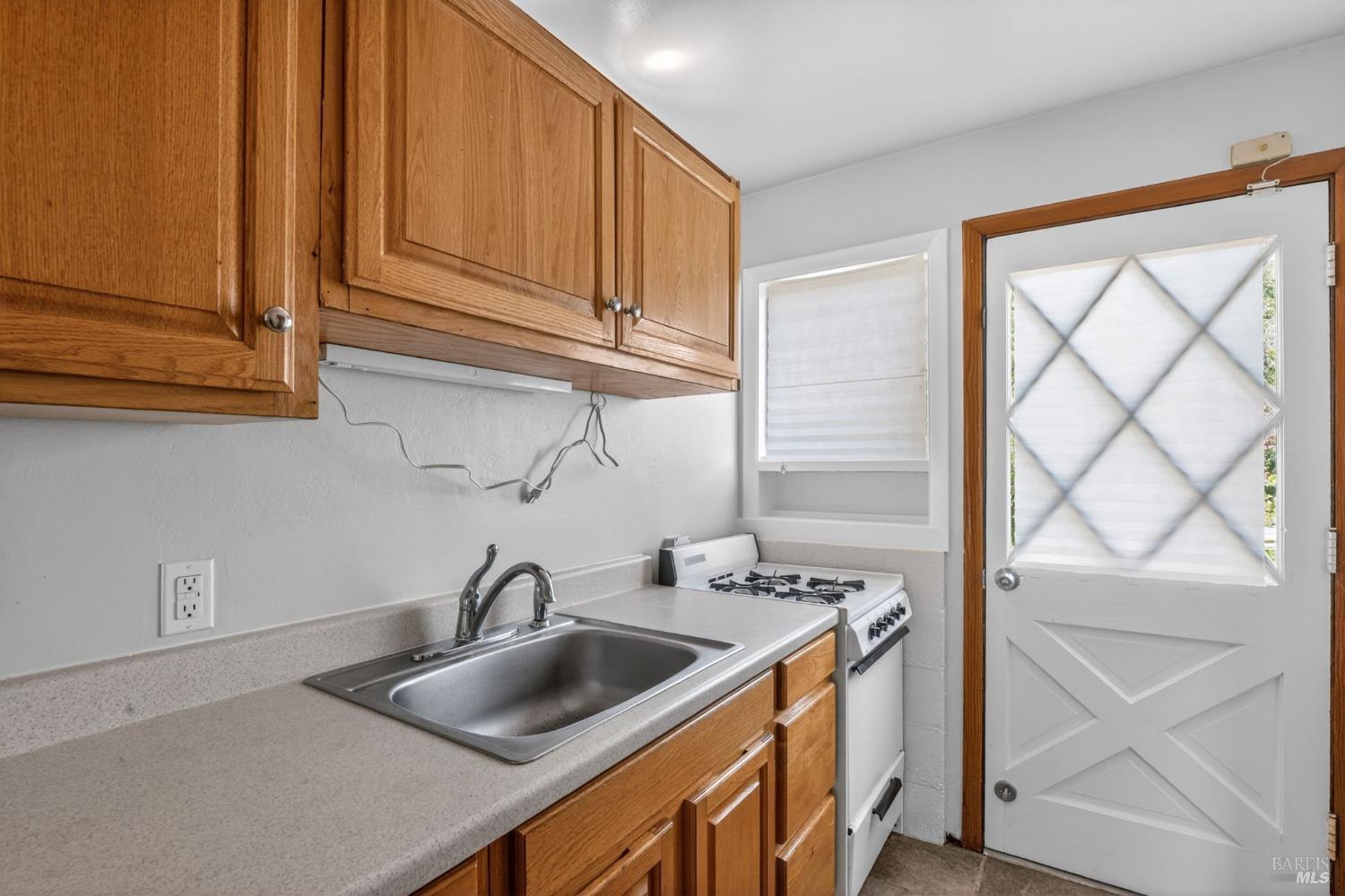 891 Isola Way Ukiah CA 95482
