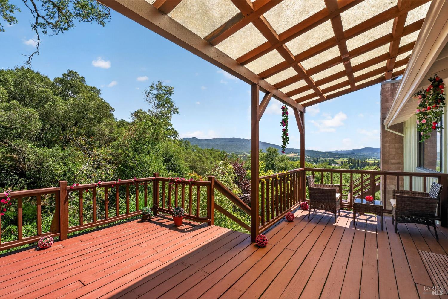 891 Isola Way Ukiah CA 95482
