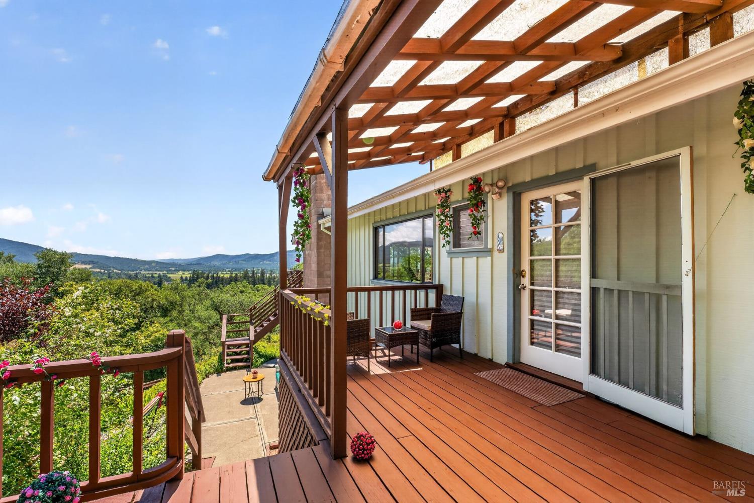 891 Isola Way Ukiah CA 95482