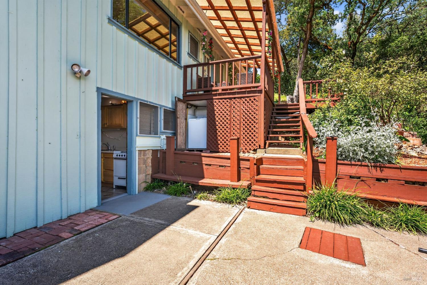 891 Isola Way Ukiah CA 95482