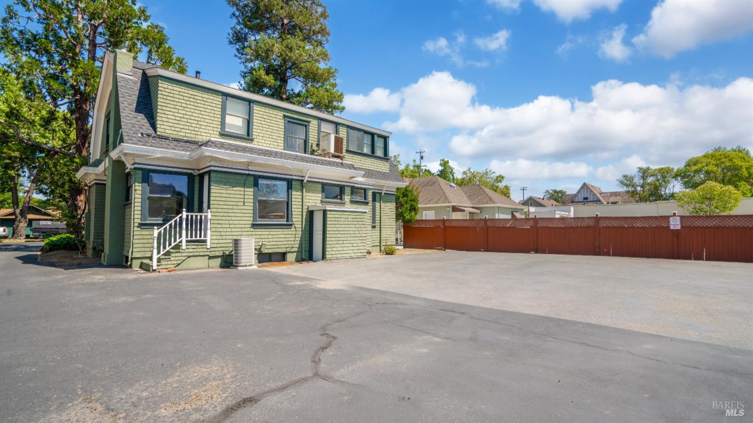 563 Jefferson Street Napa CA 94559