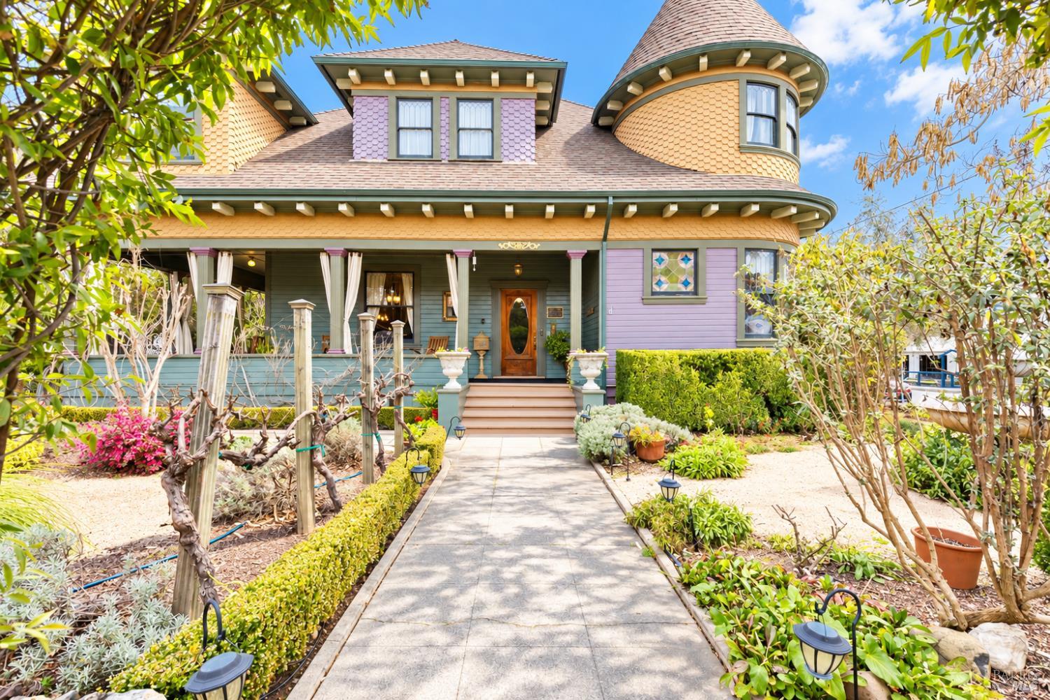 302 N Main Street Cloverdale CA 95425