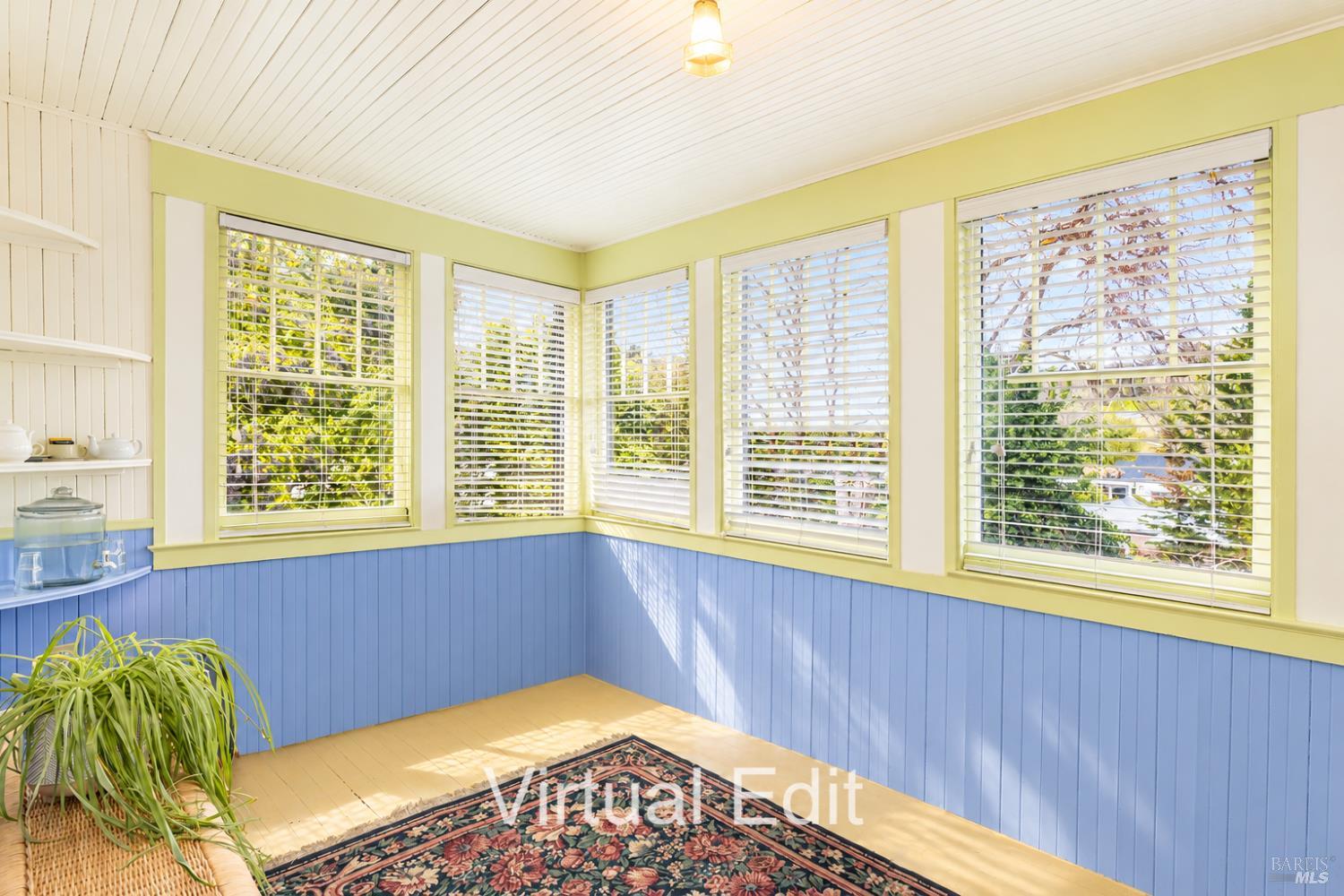 302 N Main Street Cloverdale CA 95425
