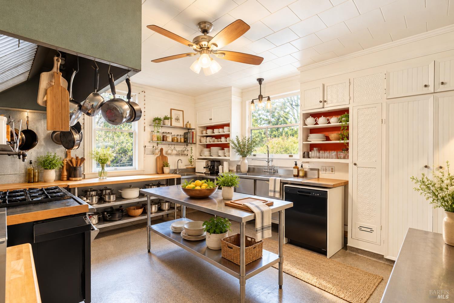 302 N Main Street Cloverdale CA 95425