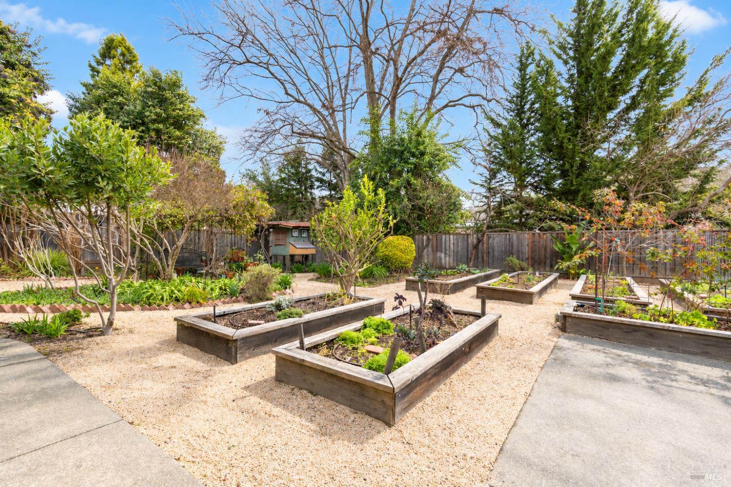 302 N Main Street Cloverdale CA 95425