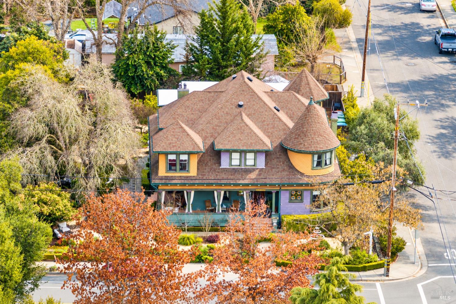 302 N Main Street Cloverdale CA 95425