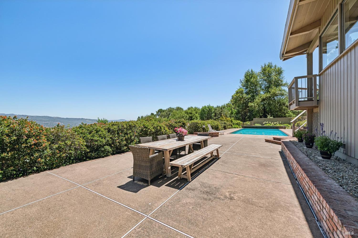 2425 Sobre Vista Road Sonoma CA 95476