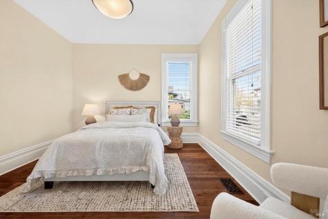 531-531 1/2 E Washington Street Petaluma CA 94952