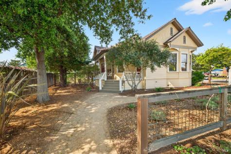 531-531 1/2 E Washington Street Petaluma CA 94952