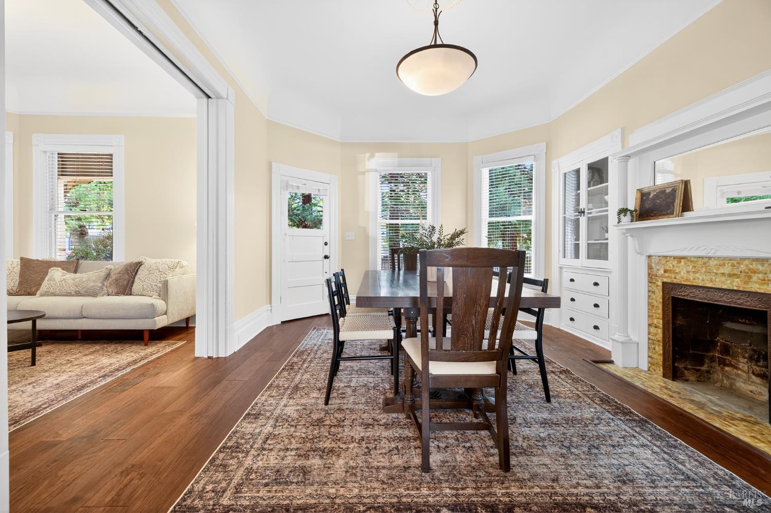 531-531 1/2 E Washington Street Petaluma CA 94952