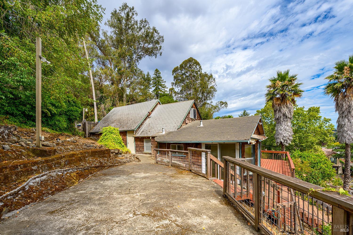 25-35 Linda Vista Terrace Petaluma CA 94952