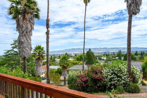 25-35 Linda Vista Terrace Petaluma CA 94952