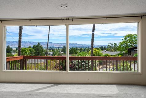 25-35 Linda Vista Terrace Petaluma CA 94952