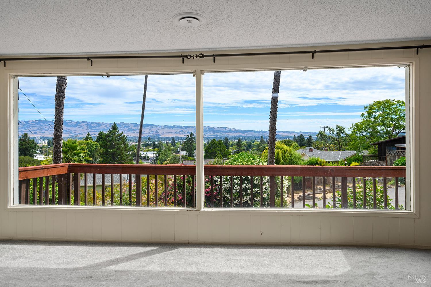 25-35 Linda Vista Terrace Petaluma CA 94952