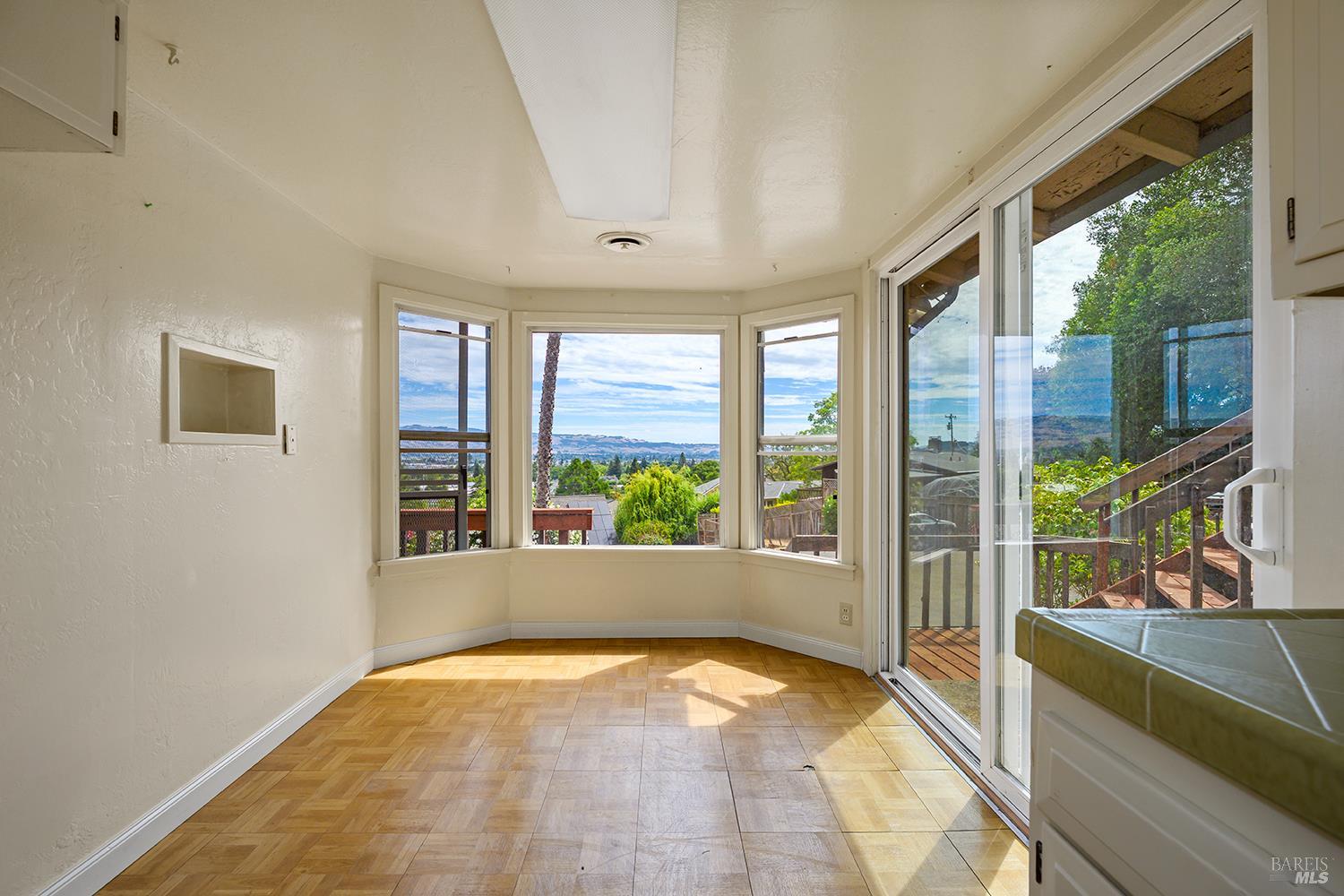 25-35 Linda Vista Terrace Petaluma CA 94952