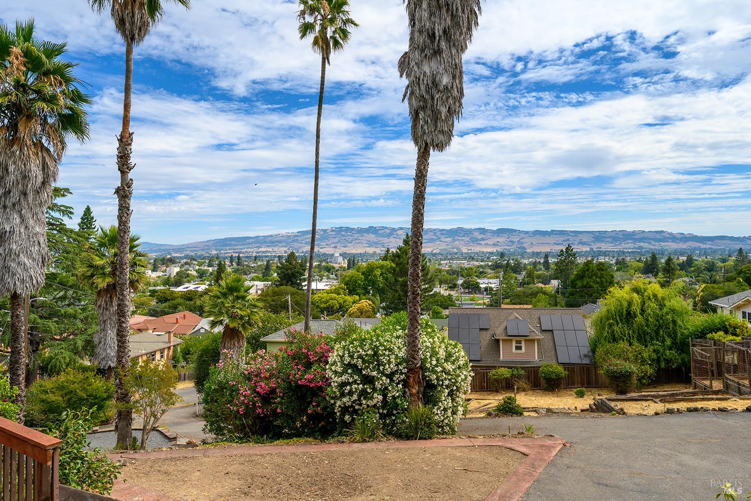 25-35 Linda Vista Terrace Petaluma CA 94952