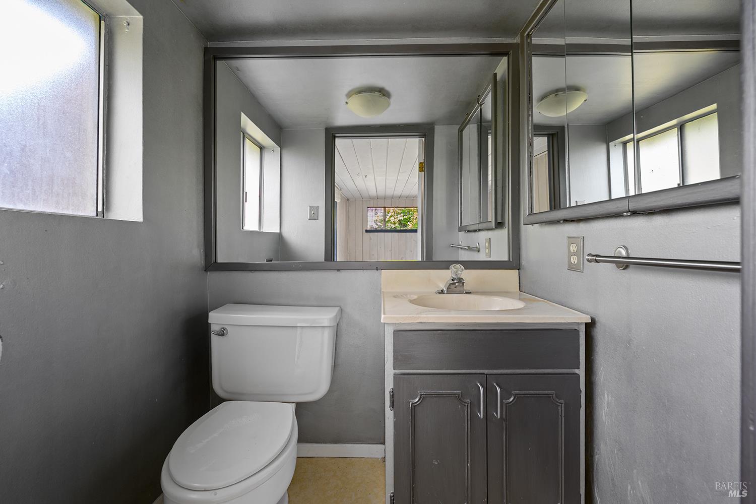 25-35 Linda Vista Terrace Petaluma CA 94952