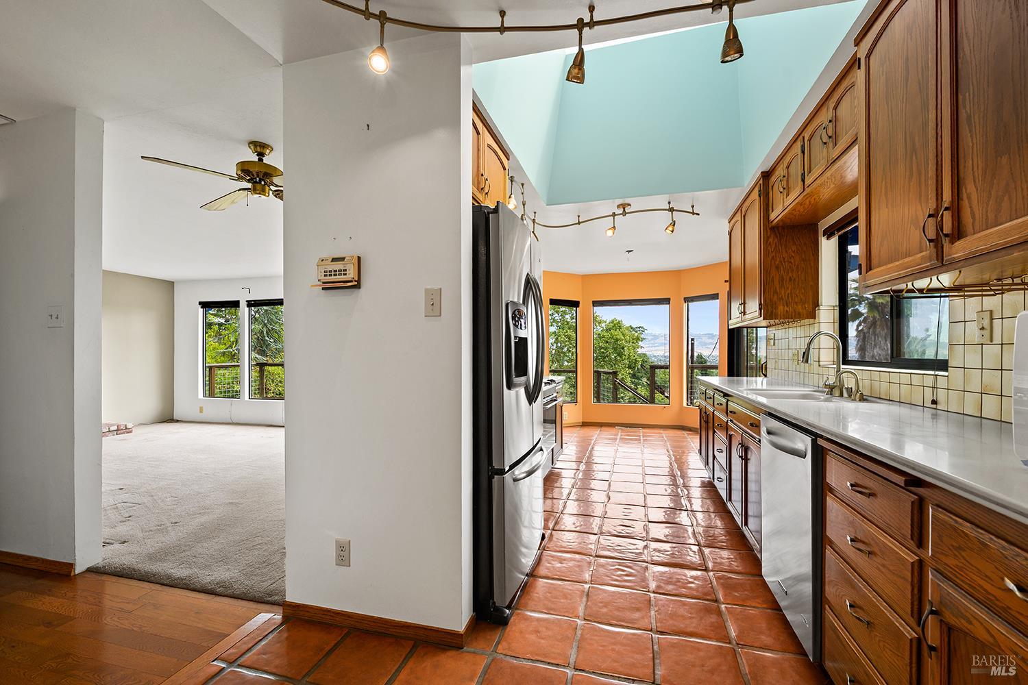 25-35 Linda Vista Terrace Petaluma CA 94952