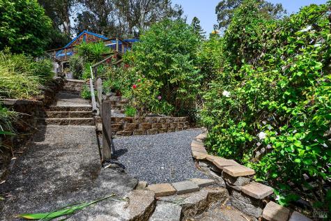 25-35 Linda Vista Terrace Petaluma CA 94952