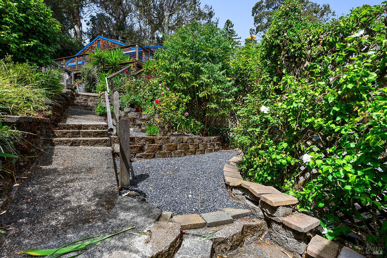 25-35 Linda Vista Terrace Petaluma CA 94952